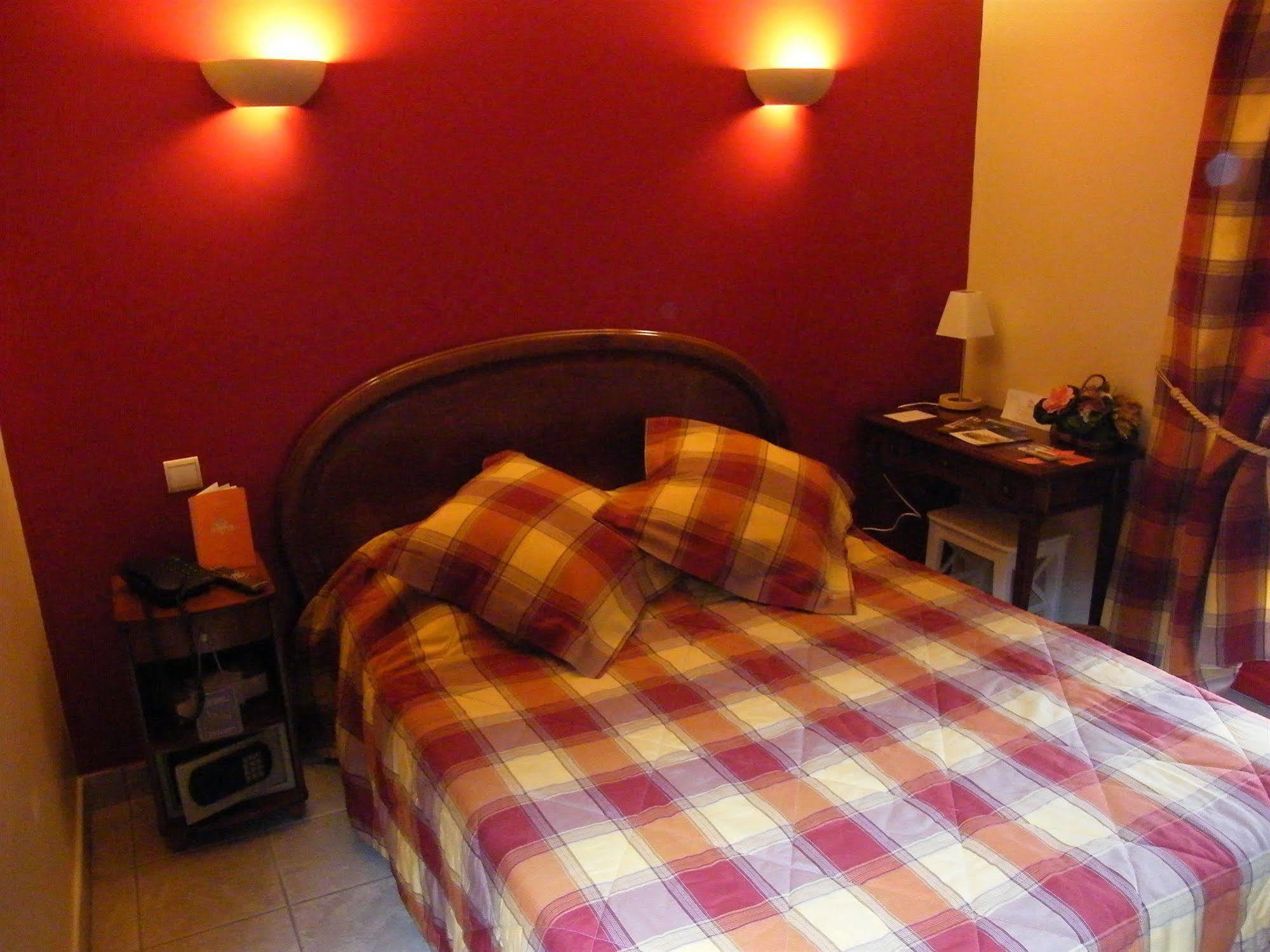Auberge Du Cheval Blanc - Teritoria Selles-Saint-Denis Dış mekan fotoğraf